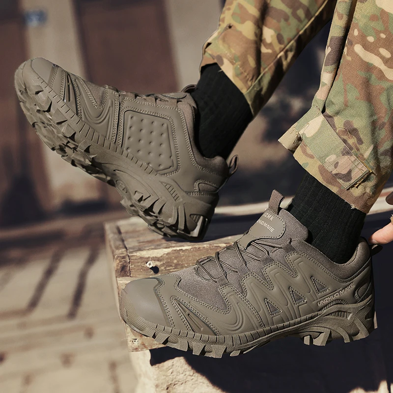 

Men Hiking Shoes Anti-slip Low-top Tactical Boots Men's Casual Lace-up Durable Breathable Flat Casual Sports Shoes