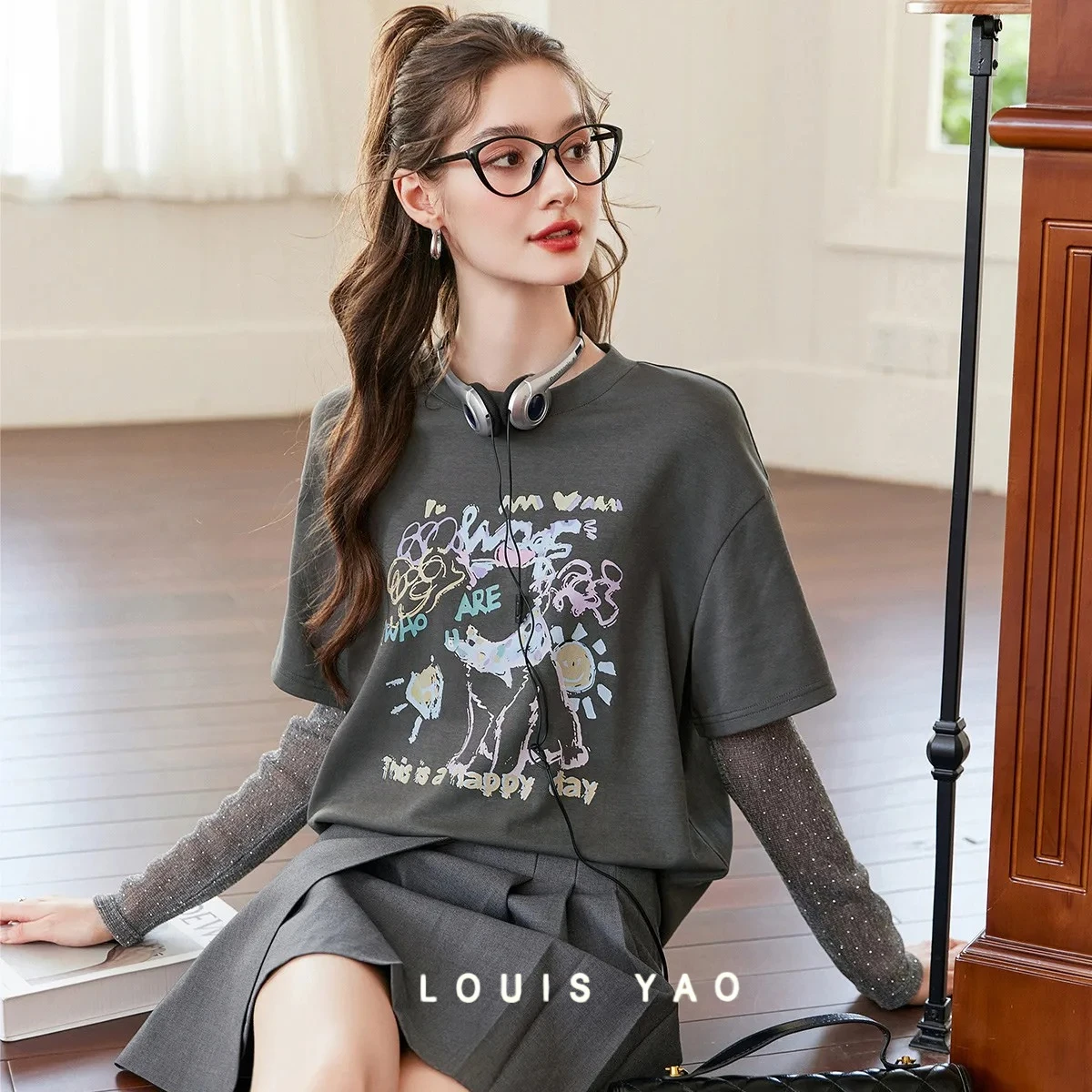 

LOUIS YAO Fake Two Piece Graffiti Printed T-shirt 2025 Autumn Fashion Top Leisure Style Micro Elastic Round Neck Women's T-shirt