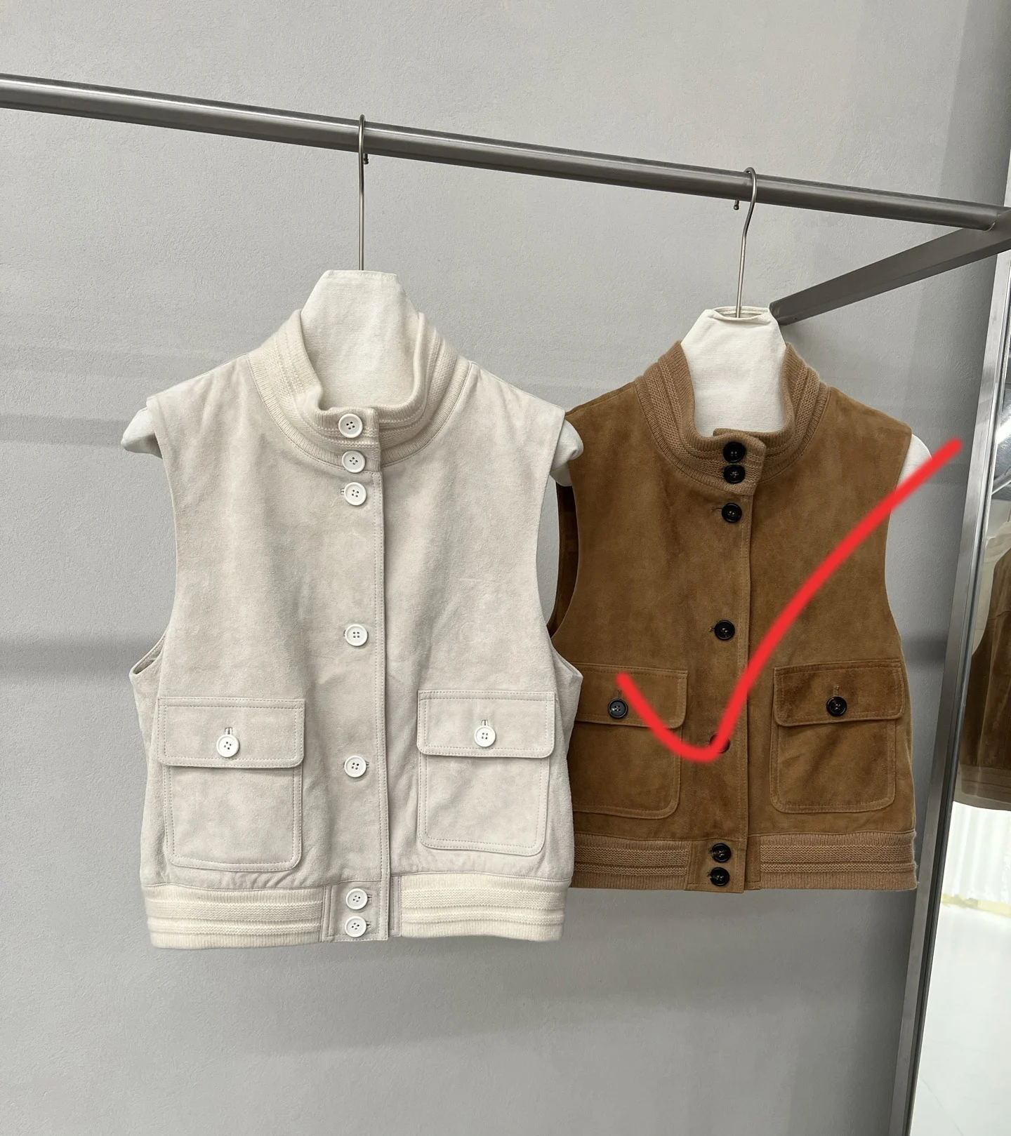2026 Winter New Style Stand Collar Imported Mixed Sheepskin Cardigan, Warm and Versatile Vest