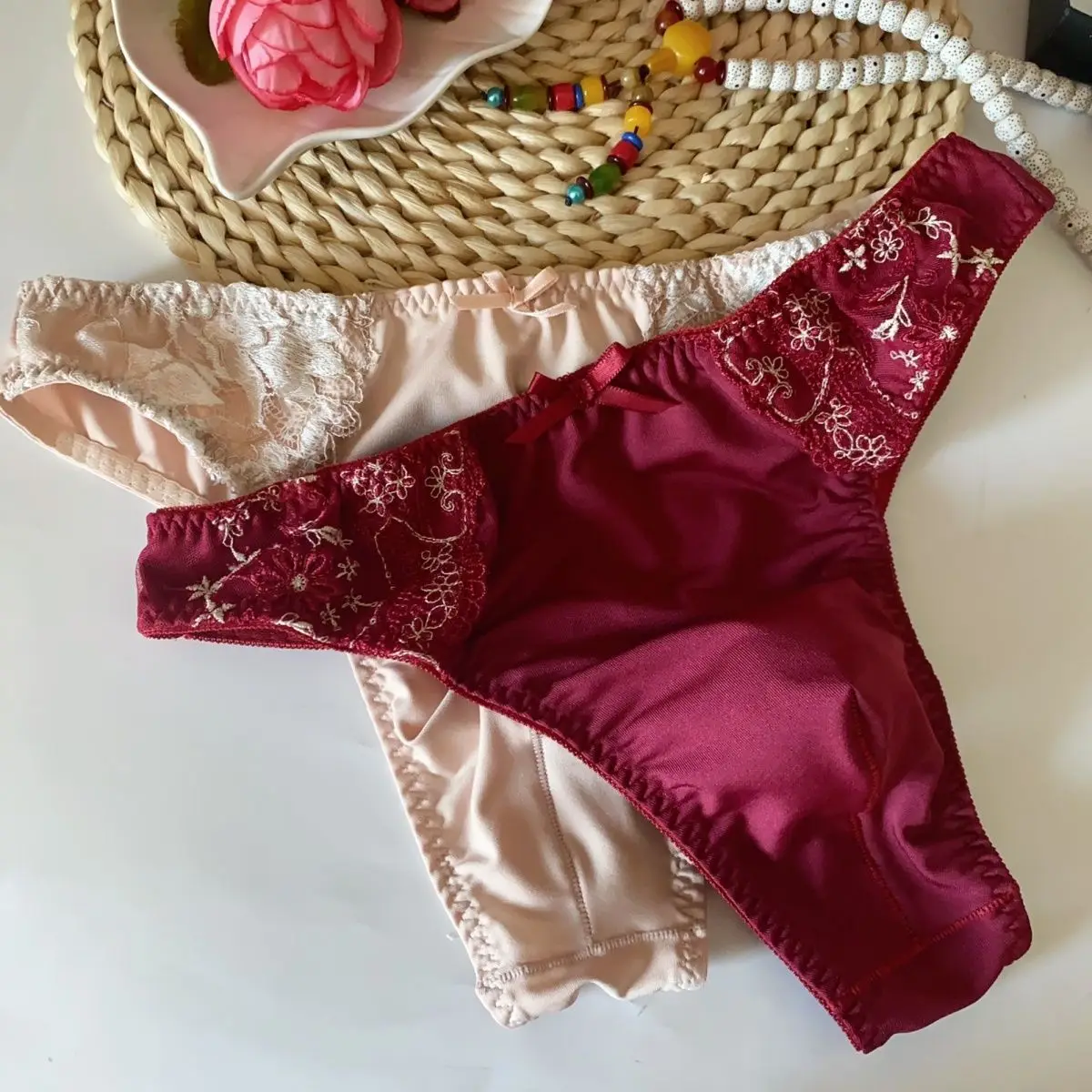 

Мужские сексуальные кружевные трусы красного цвета, модное шелковистое удобное эротическое белье DJ Club Live Show BF, подарок, костюм для частной вечеринки