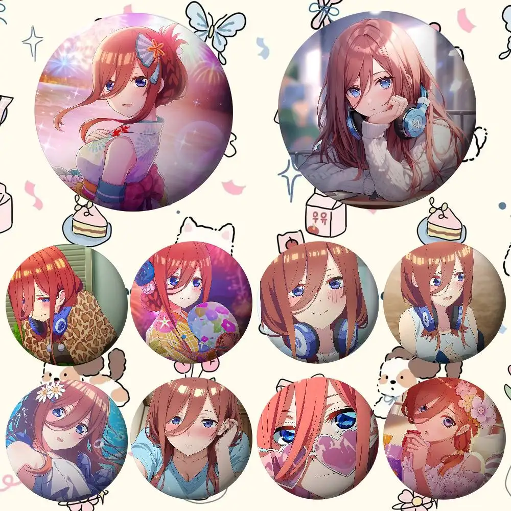 Cartoon Miku Nakano Cover Broschen Lustige Meme-Anstecker Modeschmuck Geschenke