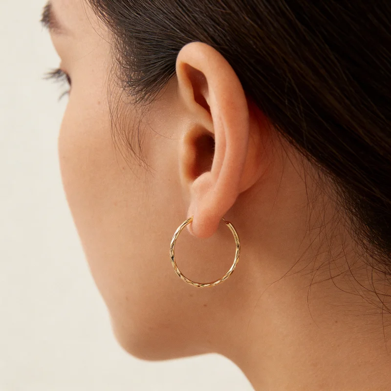 Concise Classic Golden Plated Twist Hoop Earrings for Women Fashion Exquisite Party Banquet Versatile Jewelry Accessories Crafts