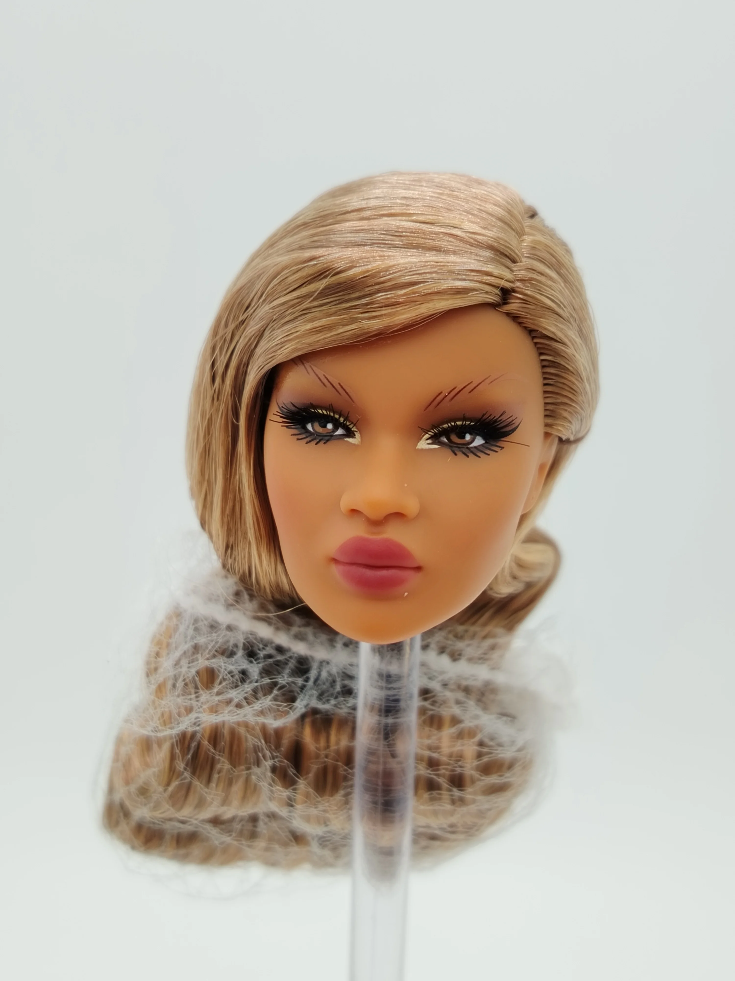 Nadja Rhymes Fashion Royalty Nu.Face 1/6 Doll Head Light Honey Skin Collectible Head Only