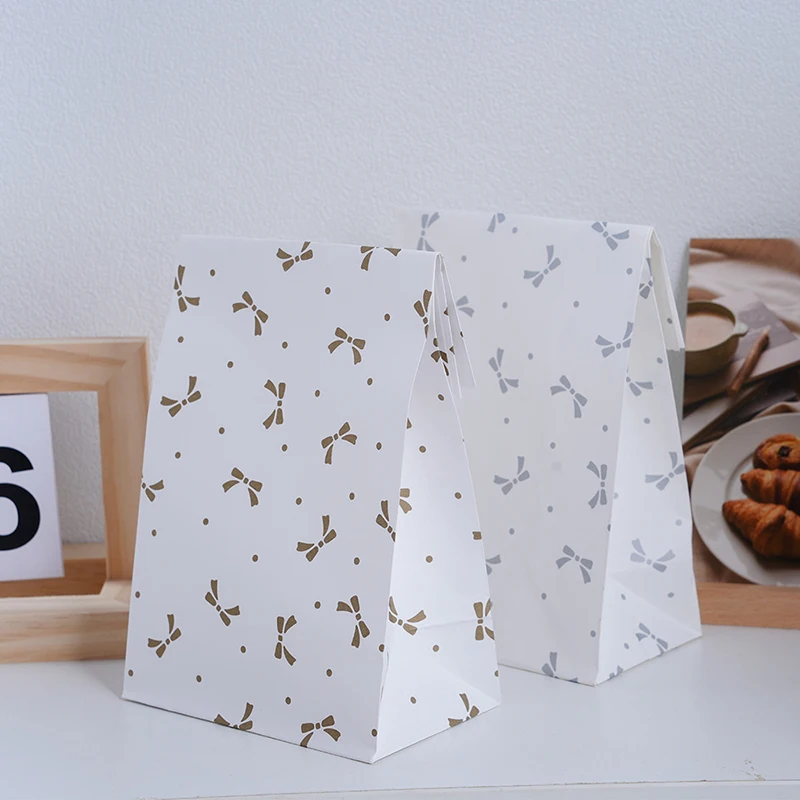 10/20pcs Gold and Silver Simple Bow Hot Stamping Paper Bag Gift Kraft Paper Packaging Bag Christmas New Year party Supplies