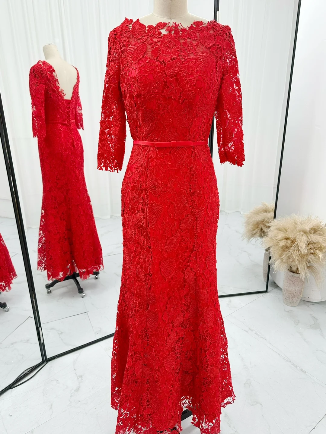 Falda de vestido delgada de encaje con lazo en la espalda, manga de siete puntos, minimalista, moda roja, M1278