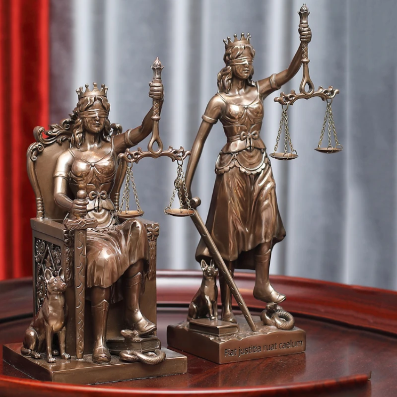 

European-style Retro Goddess of Justice Statue Fairness and Justice Goddess Justice Court Lawyer Gift Office Study Furnishings