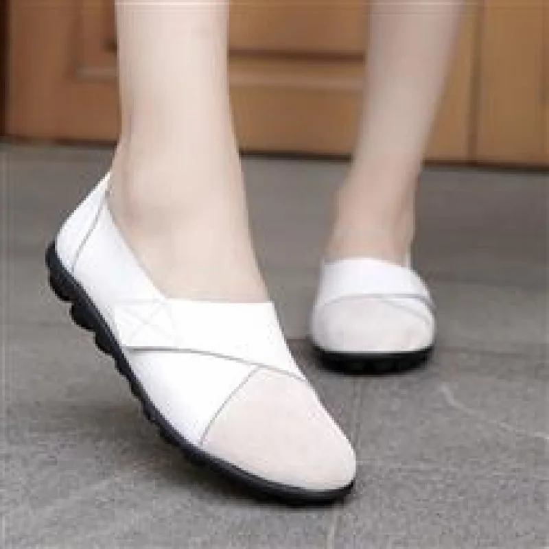 

Leather single women's autumn new middle-aged moccasin shoes mother shoes soft leather soft sole