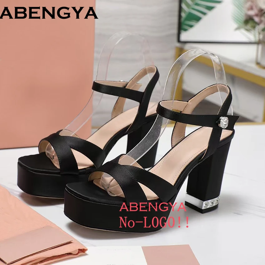 جودة الحرير منصة صنادل طراز جلاديتور النساء كريستال مكتنزة عالية الكعب أحذية الحفلات المفتوحة تو المرأة Sandalias Mujer 2025
