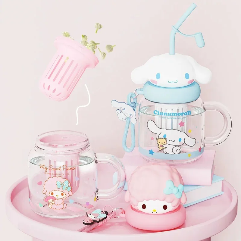 X&W Sanrio 880ml Glass Cup Hello Kitty Straw Cup Cartoon Doll Head Water Bottle with Tea Strainer Portable Summer Cold Drink Cup