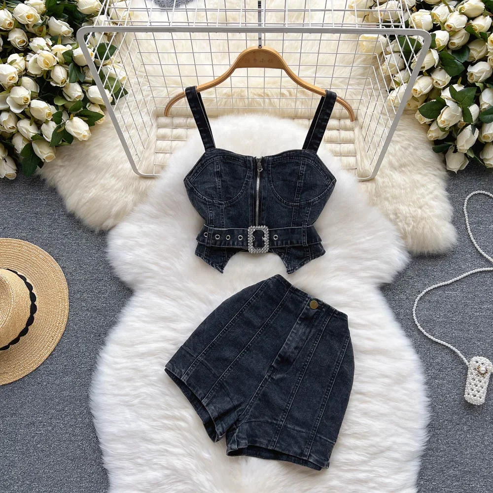 

The Spice Girls Wind Sexy Denim Two-piece Set.Ladies Summer New Fashion Halter Zipper Collect Waist Short Vest+High Waist Shorts
