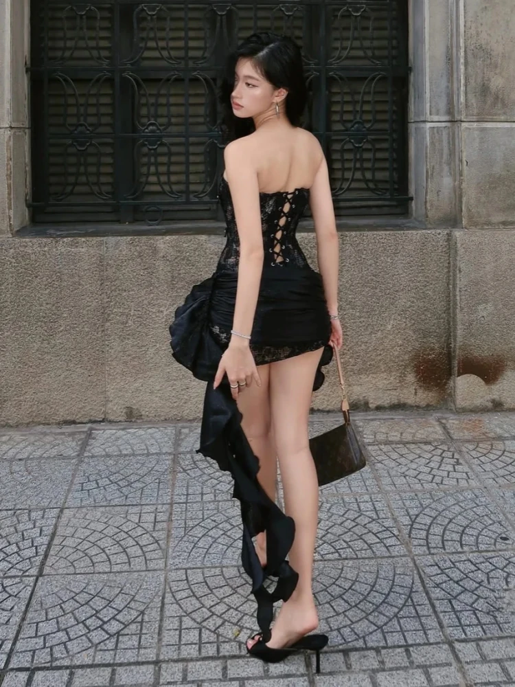 Set da due pezzi in pizzo beige nero da donna Top sexy con lacci con fiocco in pizzo senza spalline + mini gonne drappeggiate Set da cocktail per feste serali