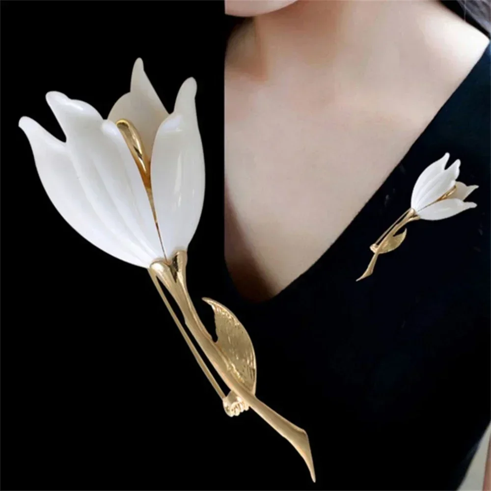 Elegant White Tulip Brooch Fashion Magnolia Flower Bouquet Enamel Pin Women Coat Backpack Hat Badge Alloy Jewelry Accessories