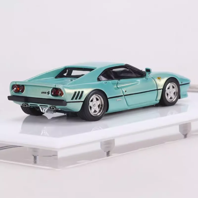 DMH 1:64 مقياس 288 GTO 1984 الراتنج محاكاة نموذج سيارة مجموعة ثابتة مزين هدية تذكارية هواية ولعب