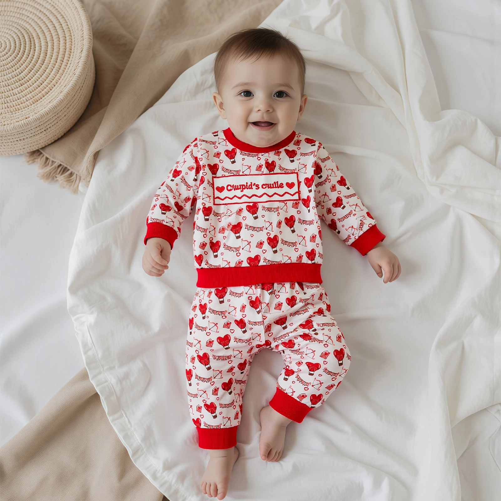 

Toddler Valentine's Day 2 pcs Outfits Heart Print Long Sleeve Crew Neck Tops and Elastic Waist Pants Clothing Set