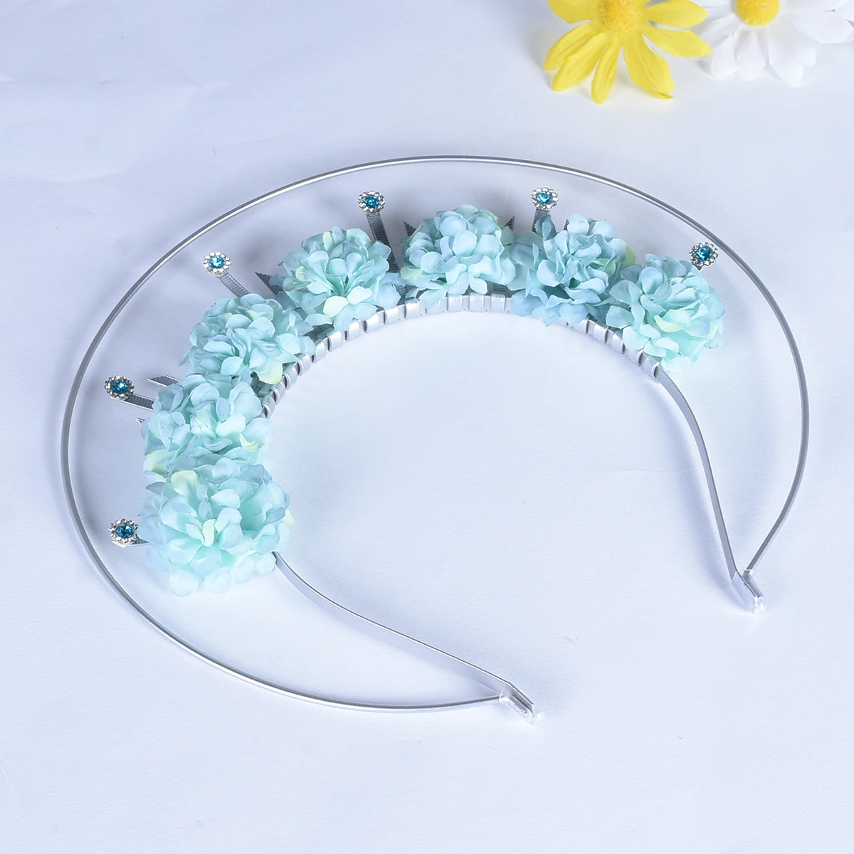 

New women's ancient style lolita headdress Madonna halo hair crown fashion runway dress up handmade flower pearl hair band