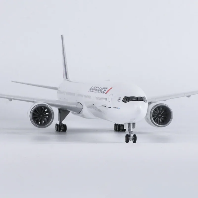 47CM 1/157 Scale B777 Aircraft Air France Airlines Model W Light and Wheel Landing Gear Plastic Resin Plane Toy F Collection