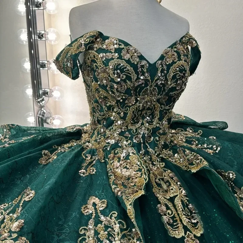 ANGELSBRIDEP Abiti stile Quinceanera con spalle scoperte verde smeraldo Applique in pizzo dorato Perline Corsetto Compleanno Dolce 16 Abiti personalizzati