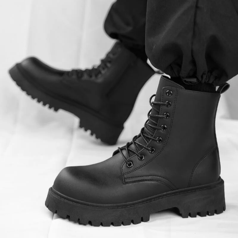 أحذية الخريف الرجالية غير الرسمية للفصول الأربعة أحذية جلدية عالية الجودة للرجال أحذية خارجية بنعل سميك مانعة للانزلاق