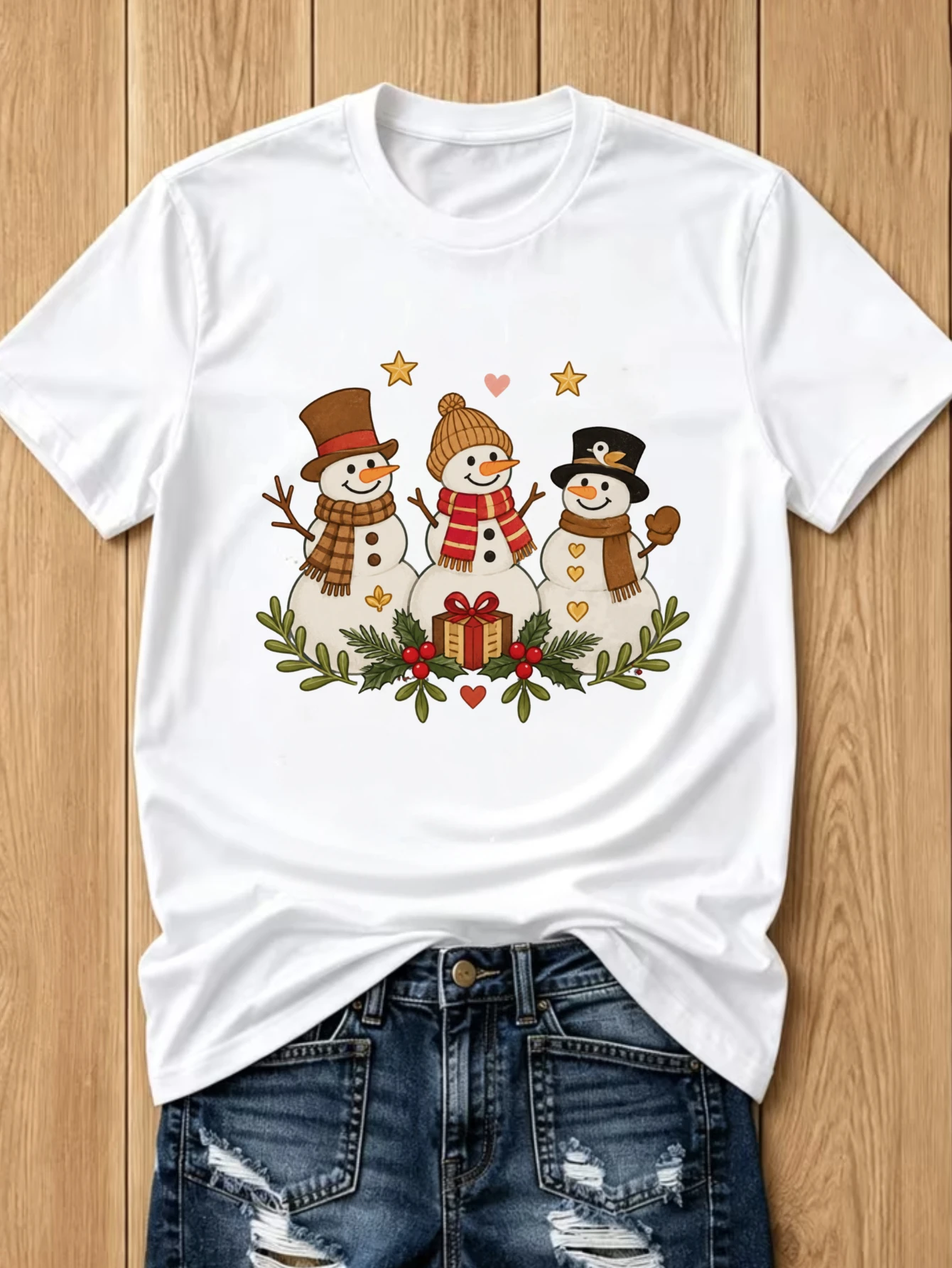 Arrival for Summer Autumn Funny Graphic Tee Women's Casual Crew-Neck T-Shirt Cute Three Snowmen with Box and Holly Wreath Design