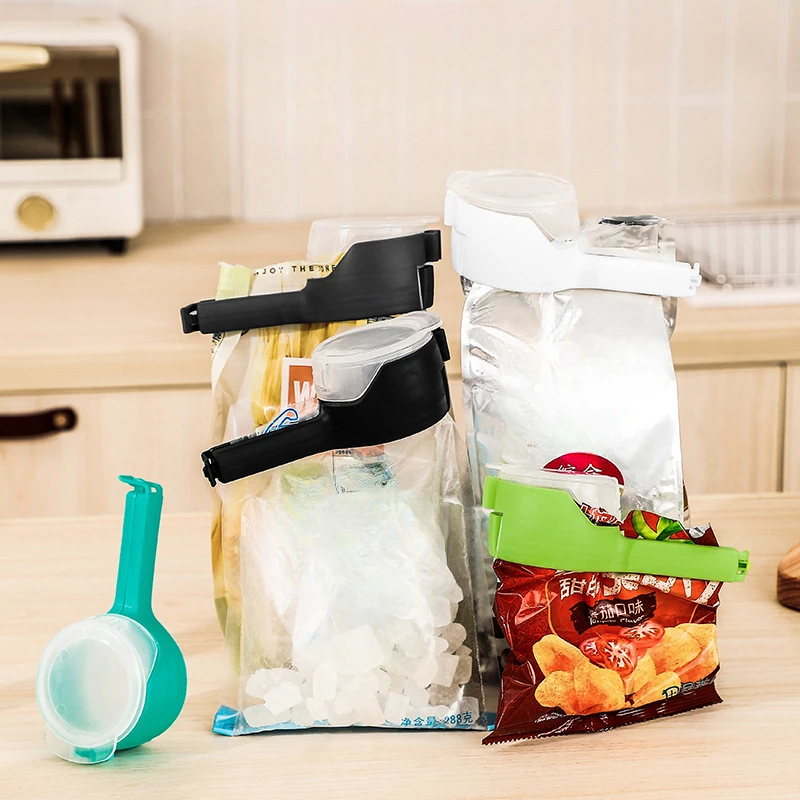 1pcs Food Storage Bag Sealing Clips Plastic Cap Sealer Clip with Pour Spouts Snack Candy Storage Fresh Clamp Kitchen Organizer