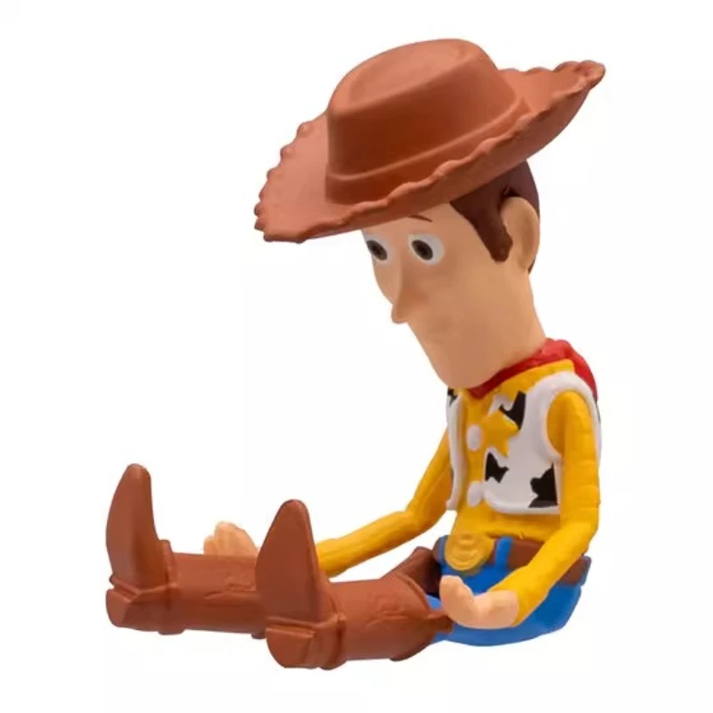Bandai 4PCS Gashapon Toy StoryLotsoนายอําเภอWoody Jessieอะนิเมะของเล่นสําหรับเด็กAction Figureของขวัญสะสมเครื่องประดับ