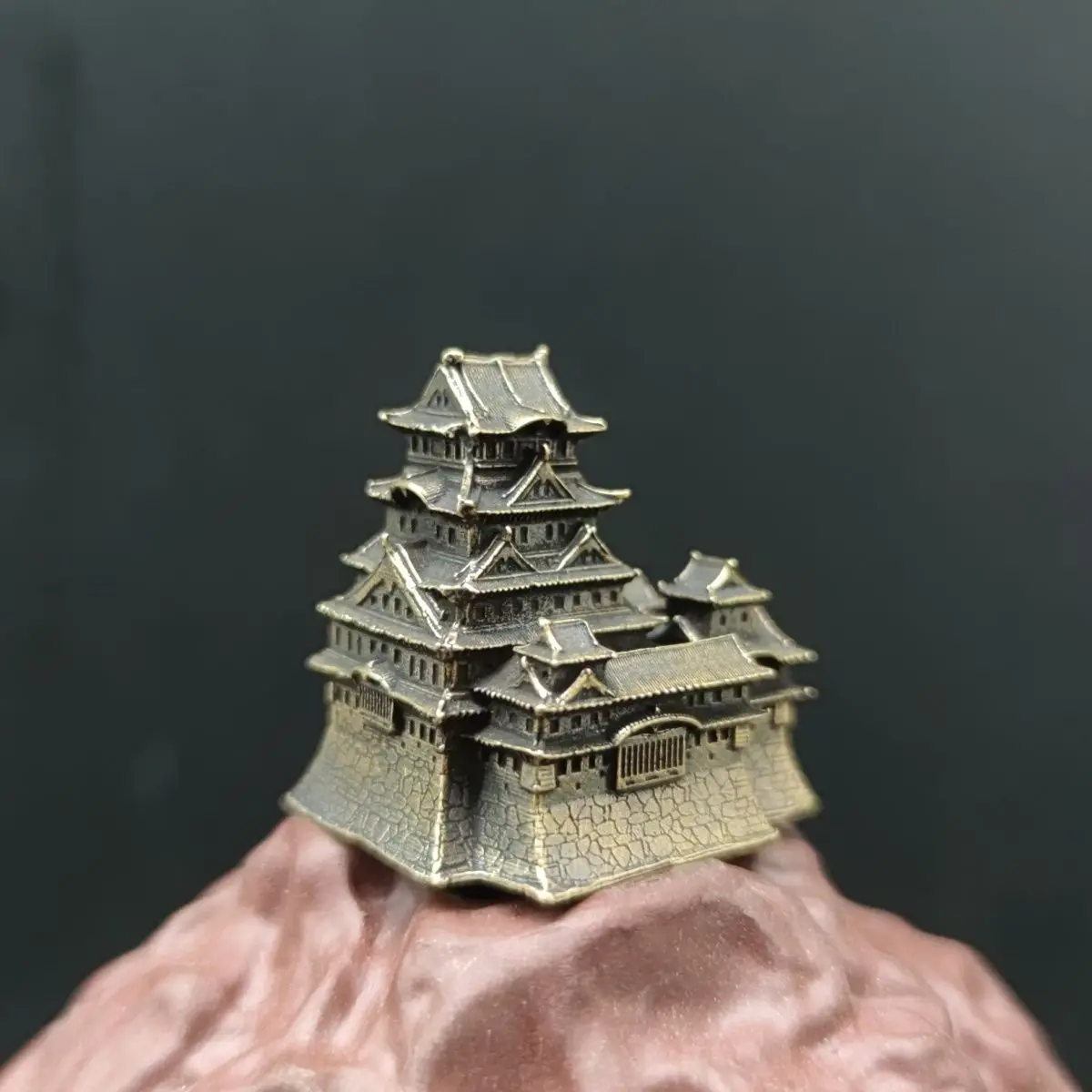 

Handmade Copper Japanese Castle Sculpture - Dual-Purpose Display for Serene Desktop & Fish Tank