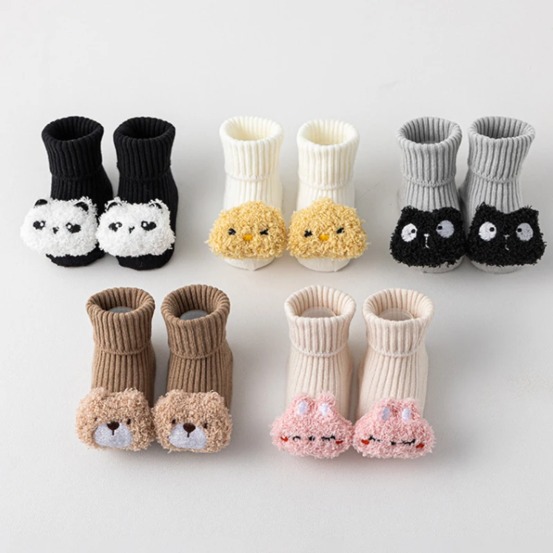 

Милые носки для новорожденных с 3D куклой, весенне-осенние хлопковые детские носки средней длины для детей 0-3 лет, нескользящие носки-тапочки для мальчиков и девочек, обувь для младенцев