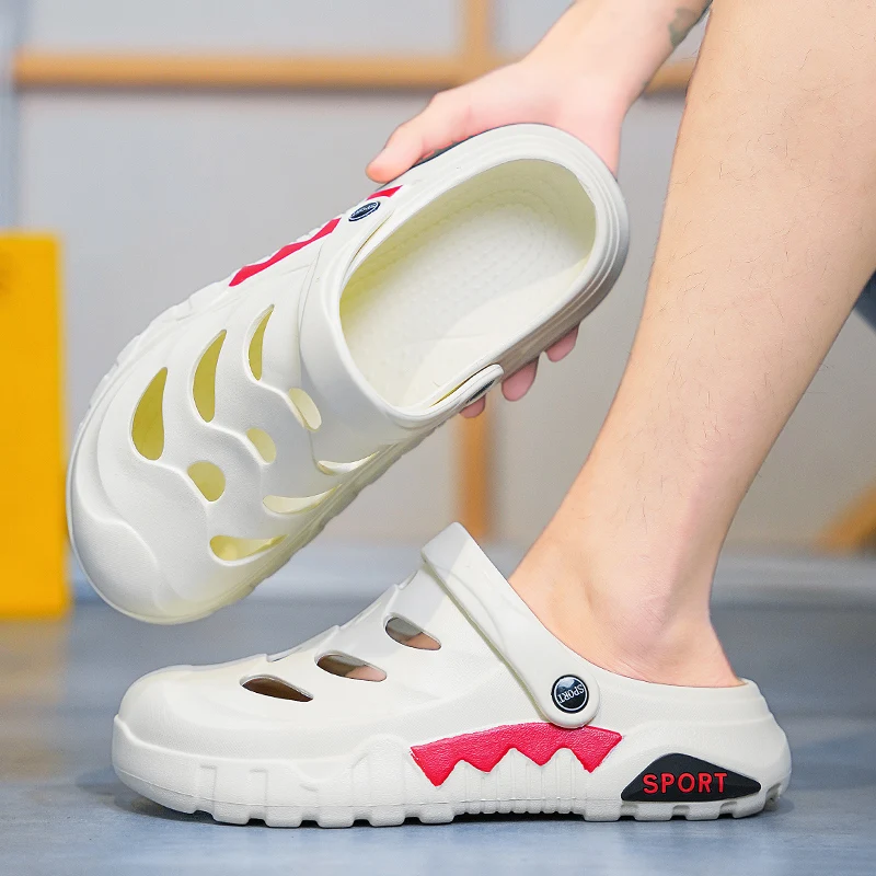 

In summer, wear non-slip and deodorant baotou slippers for men stepping on poo sense sports dual-purpose beach sandals