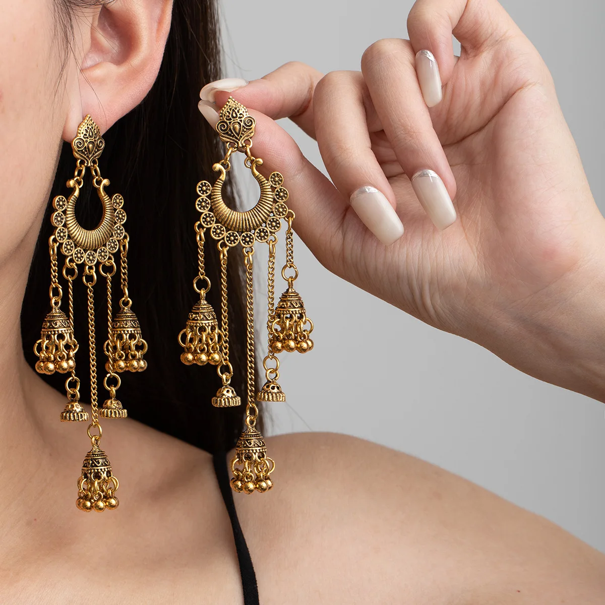 

Vintage Bohemian Long Flow Sue Drop Earrings Heavy Industry Creative Ethnic Wind Set Diamond Premium Sensitive Earrings
