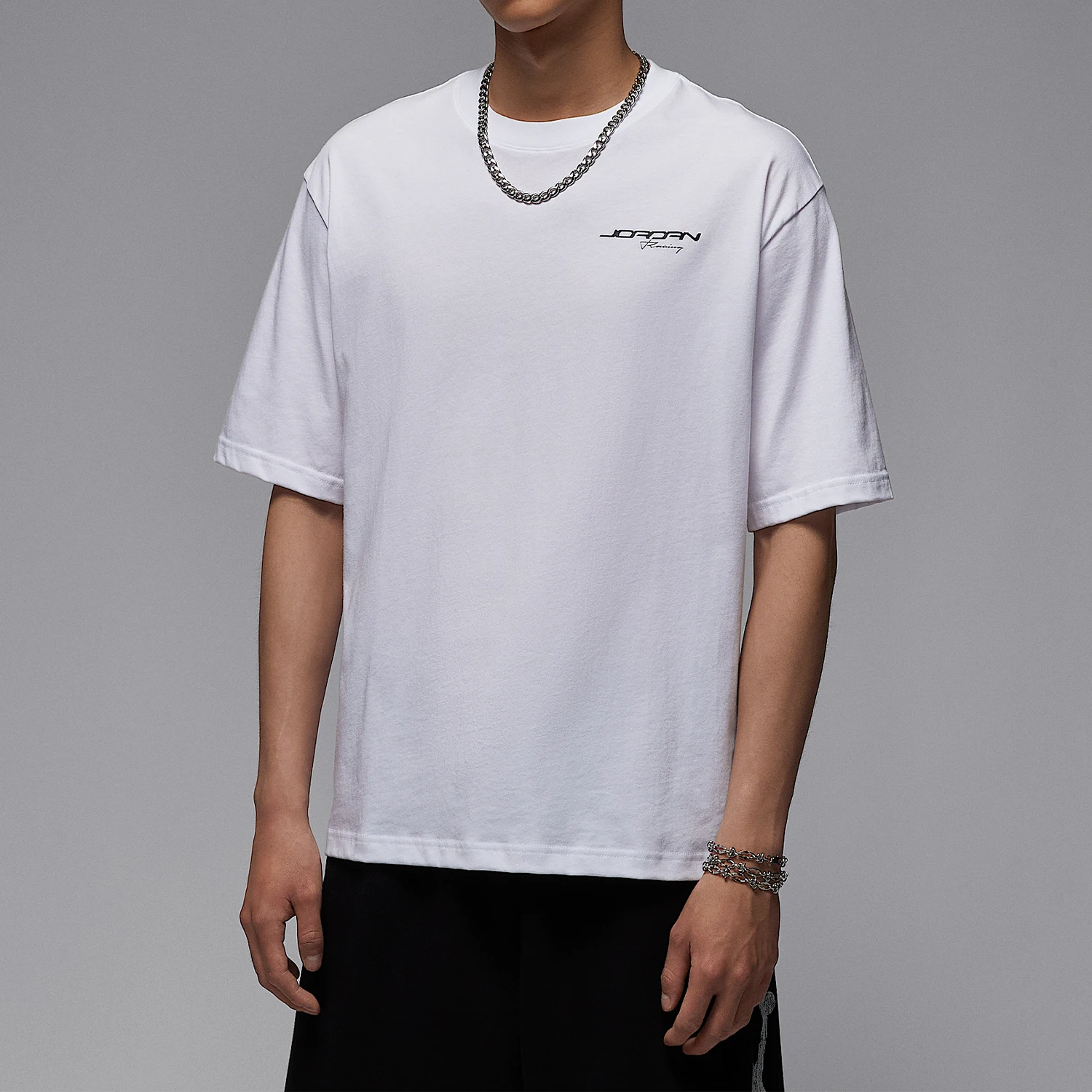 

Мужские повседневные футболки Nike Originals JORDAN с принтом и короткими рукавами IF0783-100