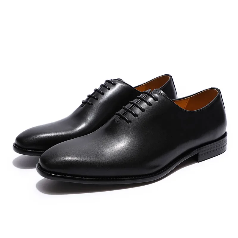 Scarpe eleganti Oxford da uomo con taglio intero in vera pelle classica scarpe formali da uomo fatte a mano da ufficio firmate in tinta unita