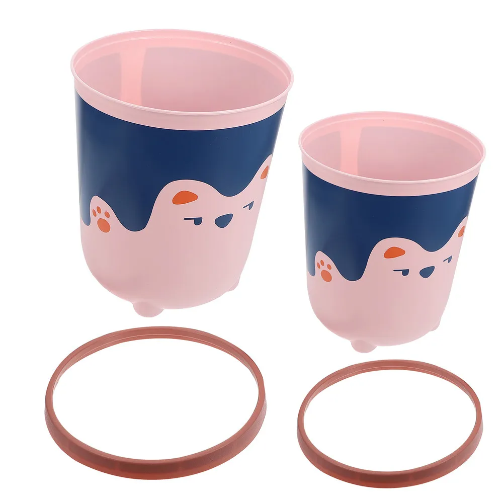 

Набор из 2-х мусорных баков с мультяшным дизайном, пластиковые урны для мусора для офиса, кухни, спальни, ванной комнаты, многофункциональные контейнеры для отходов, бытовые мусорные ведра