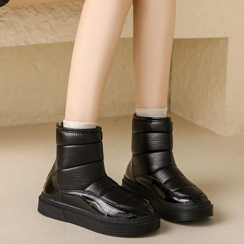 Waterproof Round Toe Ladies Shoes Winter Chunky Women's Snow Boots Chic and Elegant Fashion 2025 Plush Warm Booties on Promotion