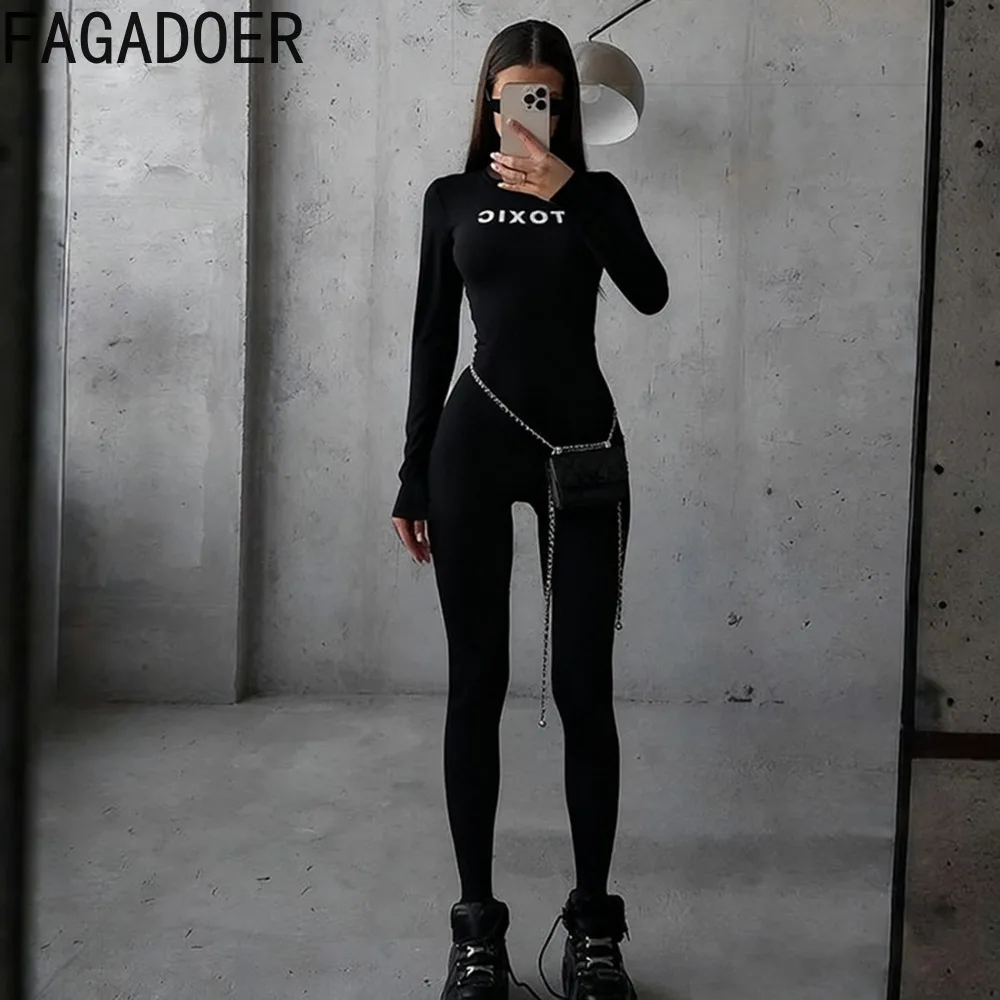 بدلة قفز ضيقة مثيرة مطبوعة بحروف من FAGADOER للنساء بلون سادة ورقبة دائرية وأكمام طويلة ملابس خروج نسائية