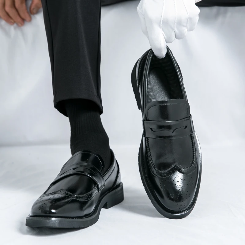 

2026 new Block carved retro men's shoes British style formal business casual loafers a slip-on leather shoes 46 big size