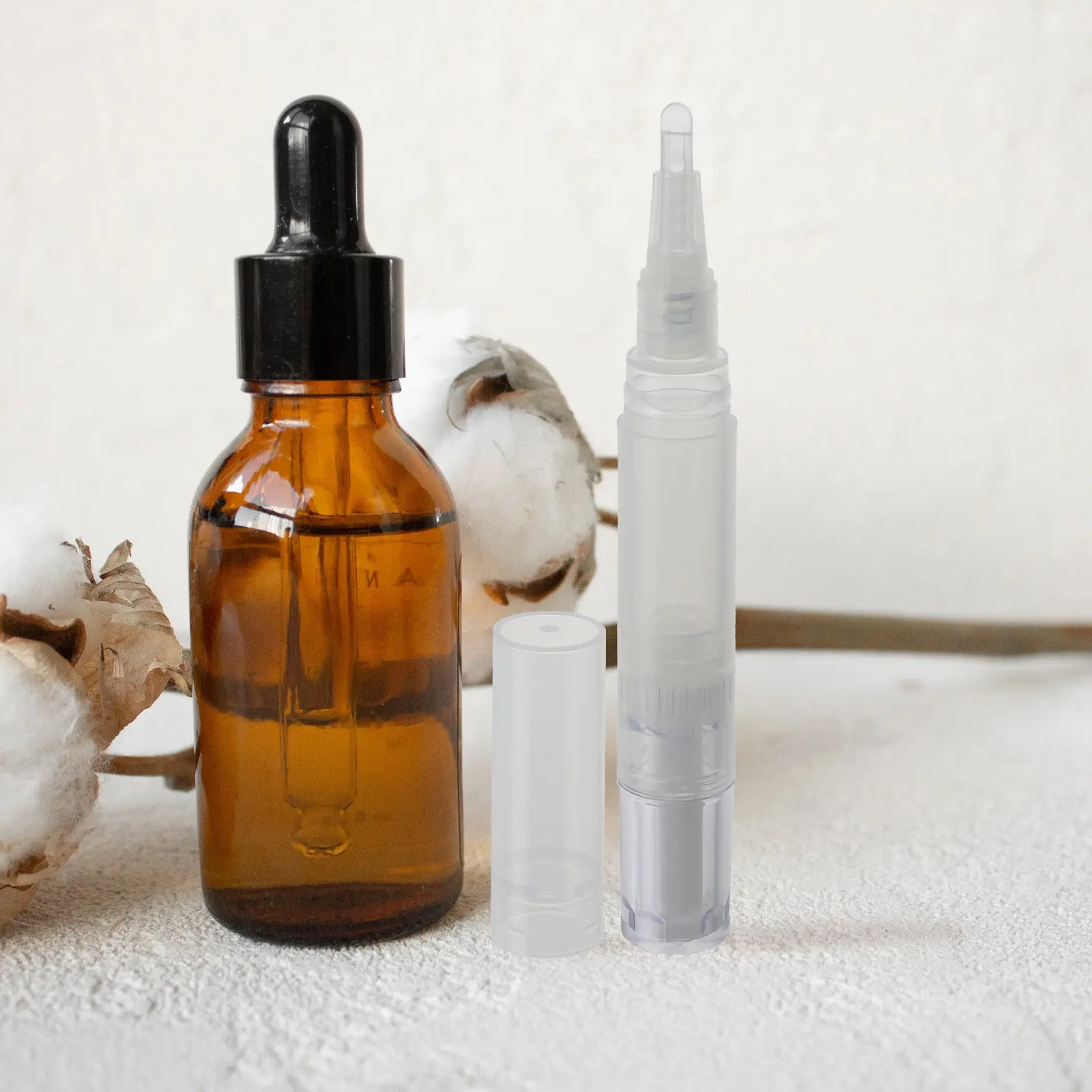 

Набор из 4 многоразовых ручек-дозаторов для ухода за ногтями с кисточкой для кутикулы, масла для роста ресниц и макияжа