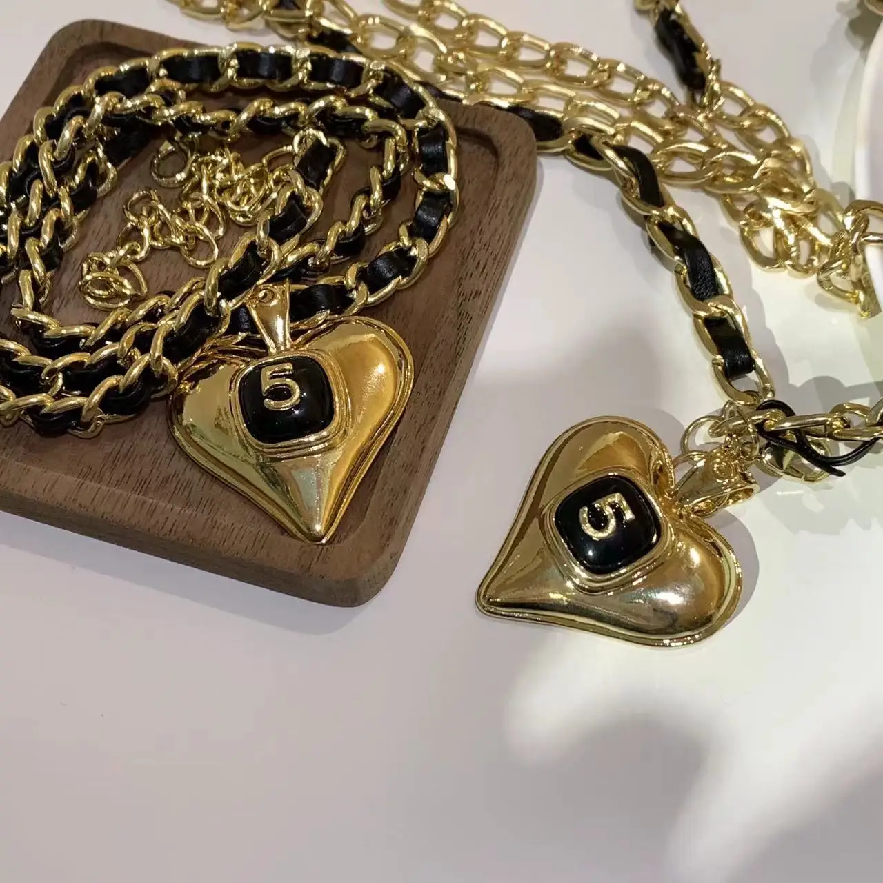 Designer Pu Letter Chain Belts Women High Quality Luxury Jewelry Party Gift