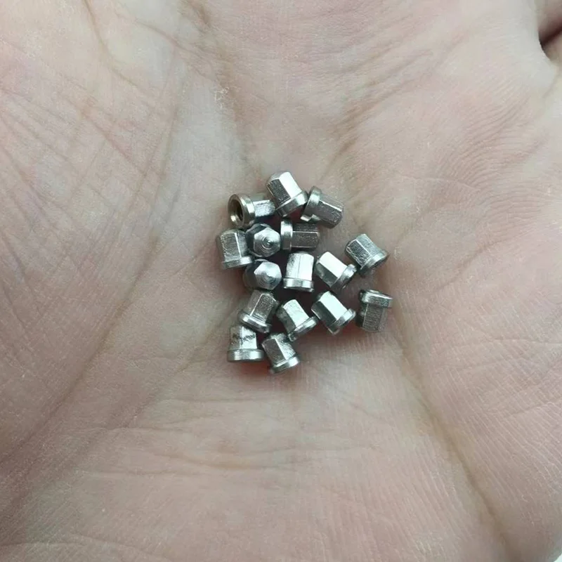 1:14th Scale RC Truck Metal Hub Screw Wheel Nut M2 for SCANIA Tamiya 770S R620 for VOLVO ACTROS AROCS Model Car DIY Parts view 5
