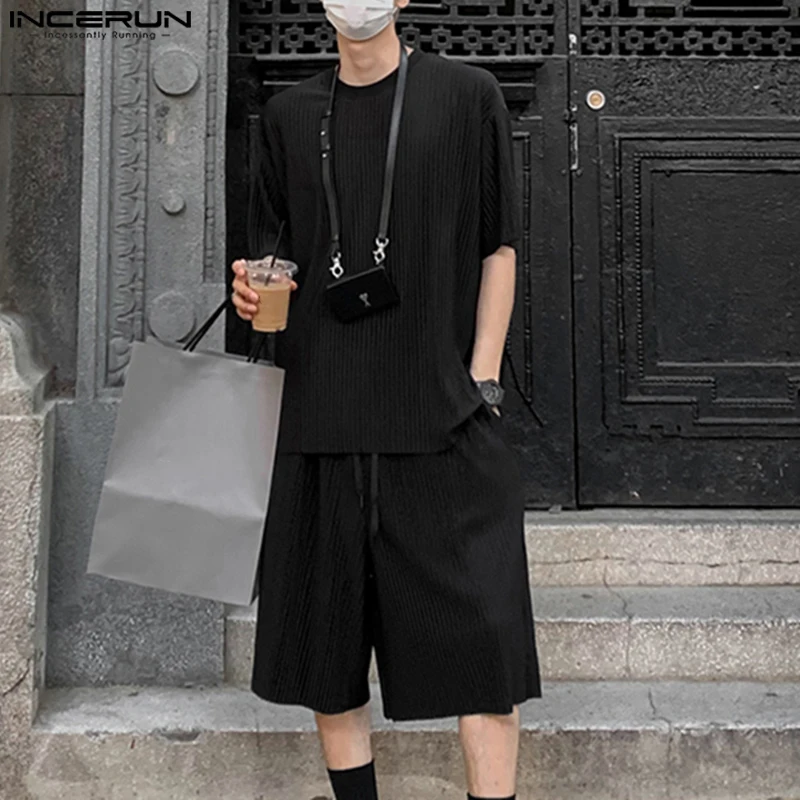 

Fashion Men Sets Solid Color Pleated O-Neck Short Sleeve T Shirt & Shorts 2PCS 2025 Summer Men's Casual Suits Streetwear INCERUN