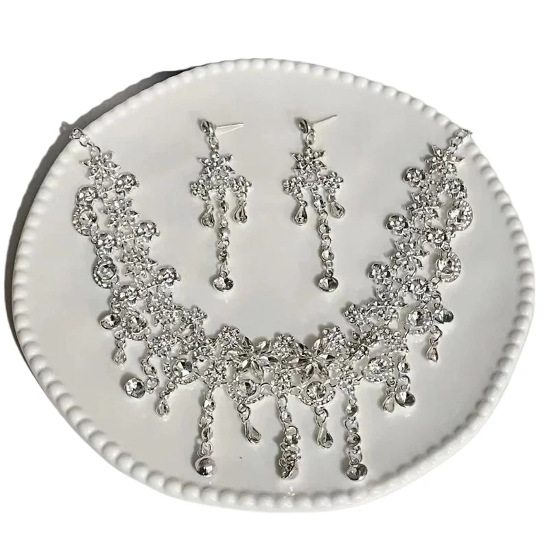 

Super flash rhinestone women's light luxury niche high-end sense collarbone chain exaggerated dress neck chain accessories tide