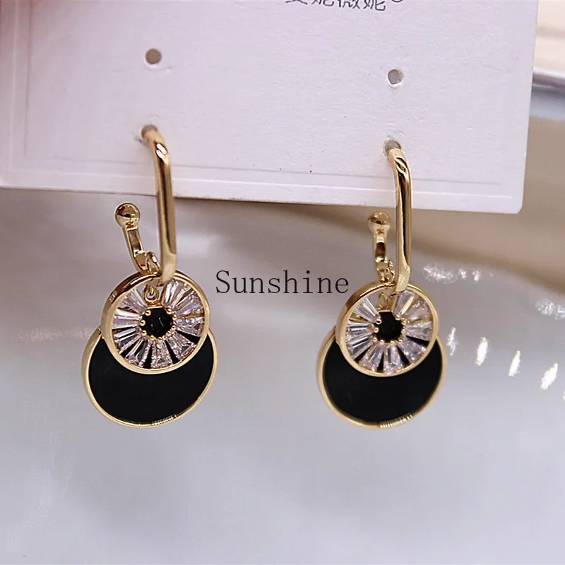 Premium Delicate Black Circle Small Earrings Femininity Earrings