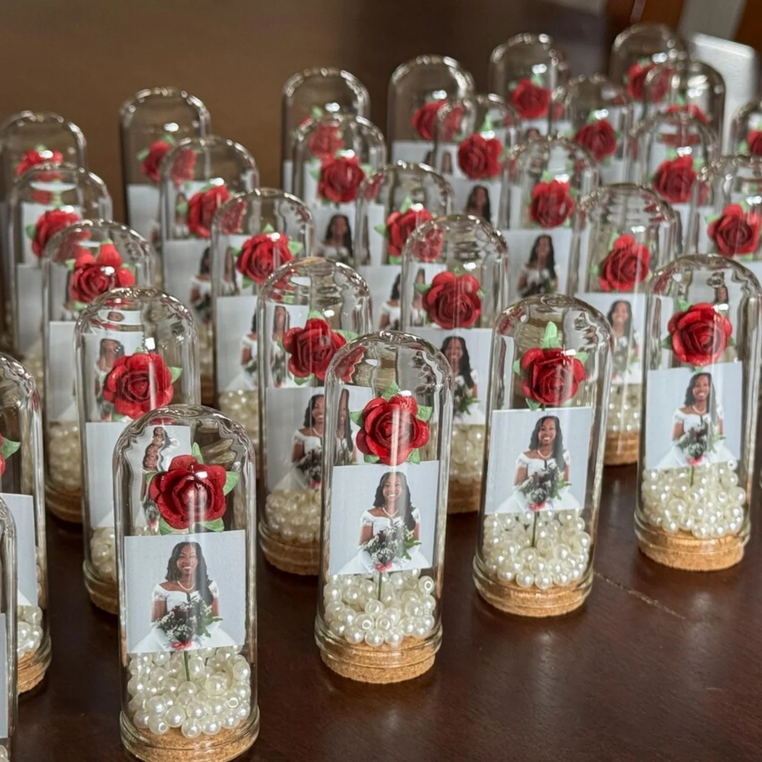 

10 шт. Массовые сувениры для гостей, персонализированные свадебные сувениры, индивидуальные сувениры с розовым куполом, подарки для девичника, помолвка