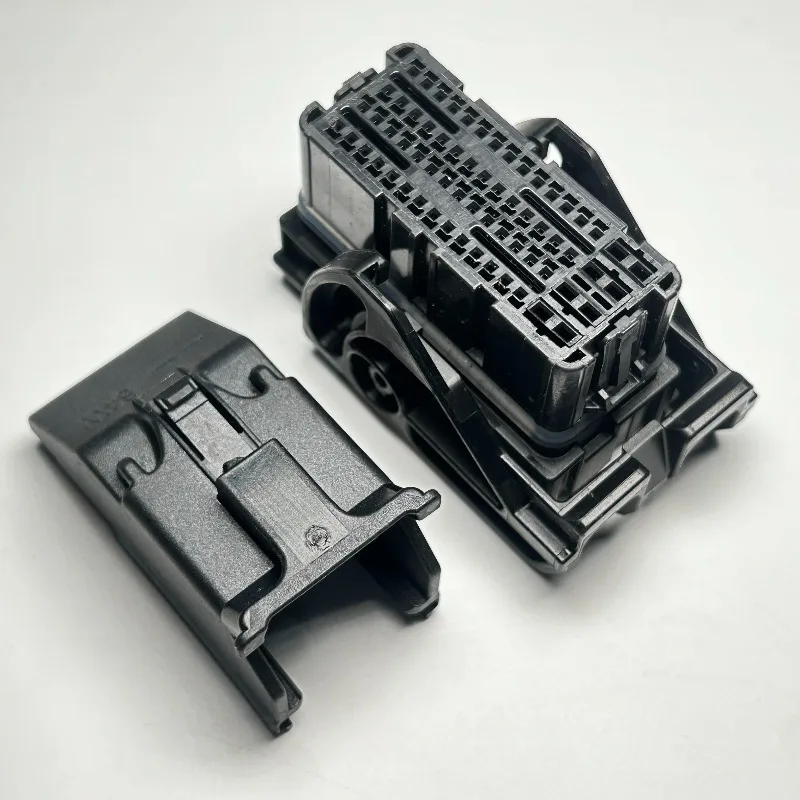 1PCS PPI0001501 13648596 Original 64-hole, automotive connector, engine ECU computer board plug