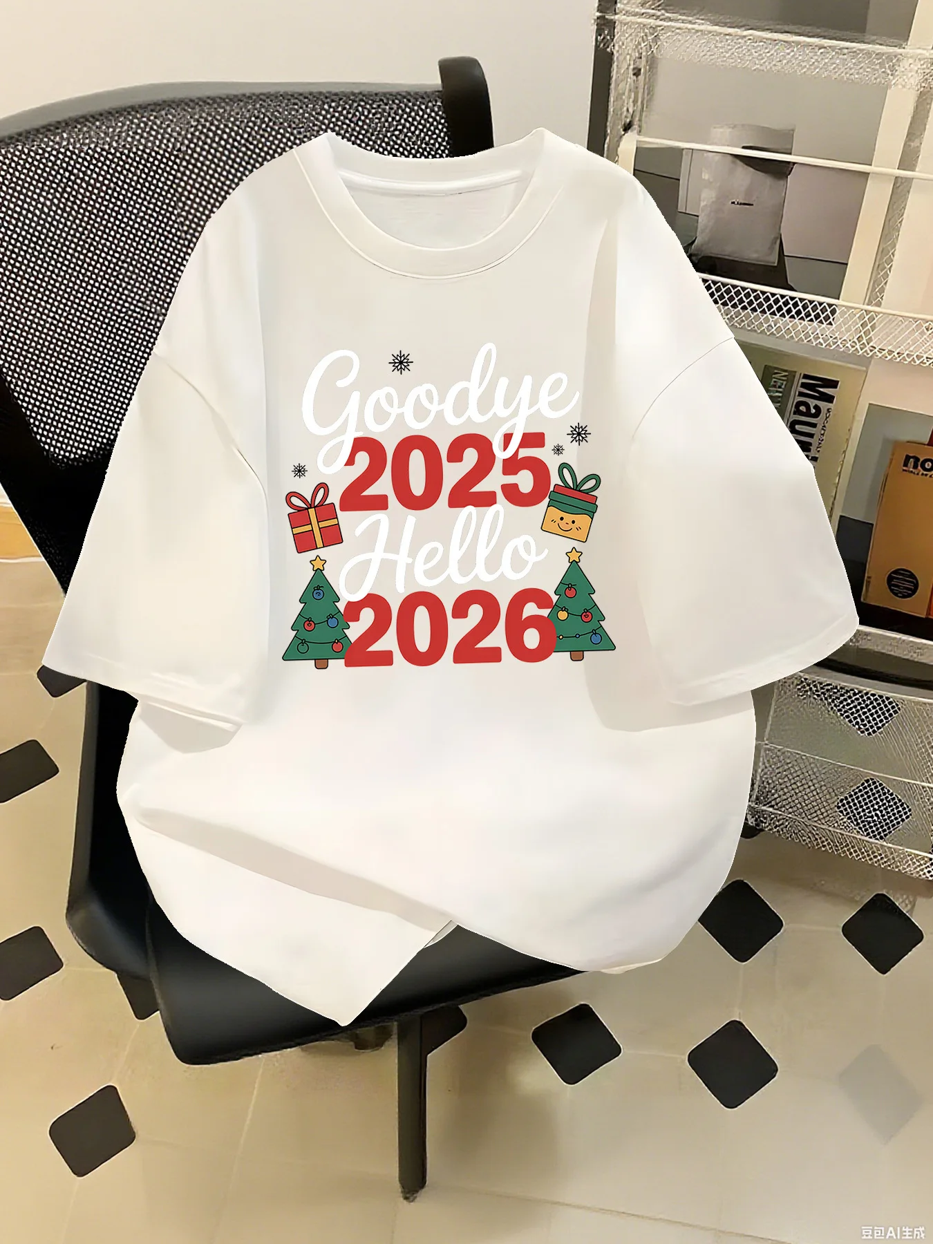  ﻿   Damen 2026 Neujahr Weihnachten Übergroßes T-Shirt Weiß Lässige Lose Passform Kurzarm T-Shirts Y2k Damen Kleidung Frau Kleidung