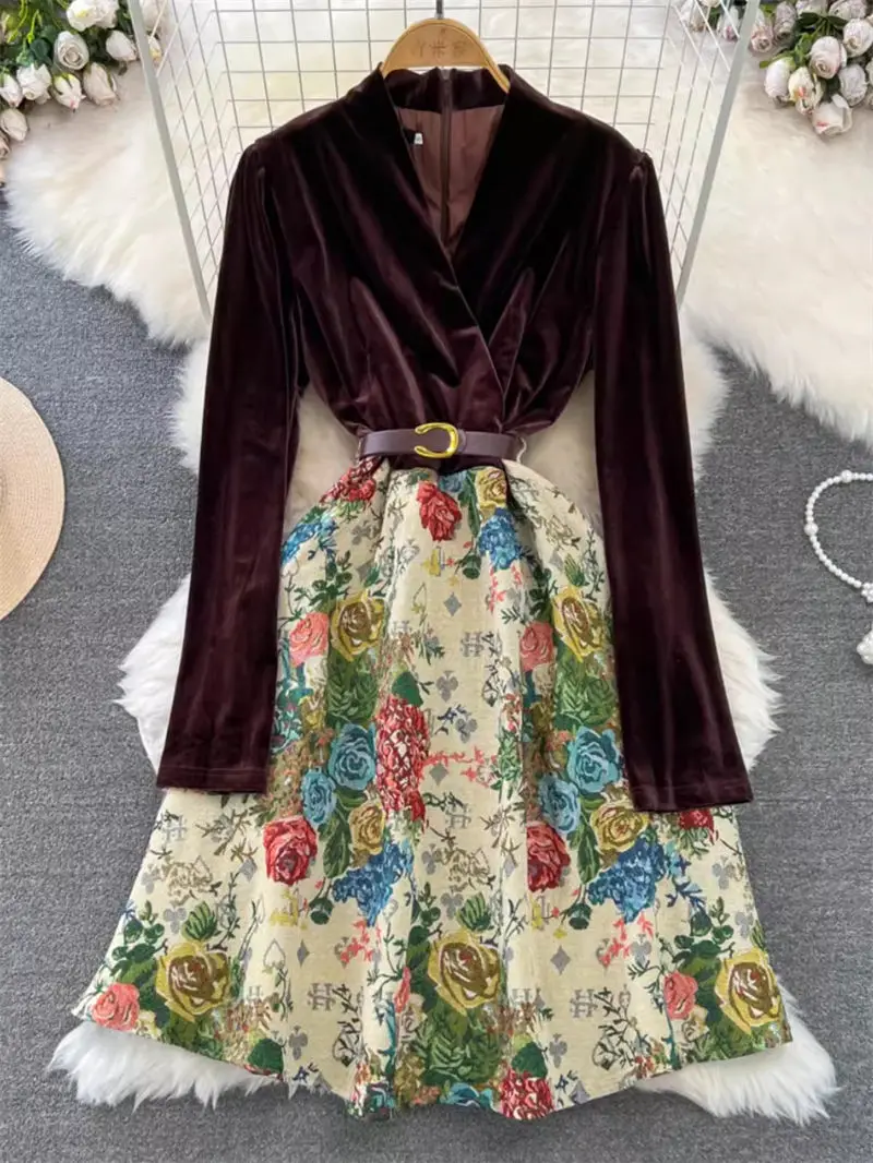 

Fashion High-End Light Luxury Velvet Dress Temperament Long Sleeve V-Neck Waistband Slim Patchwork A-Line Jacquard Dress Z4656