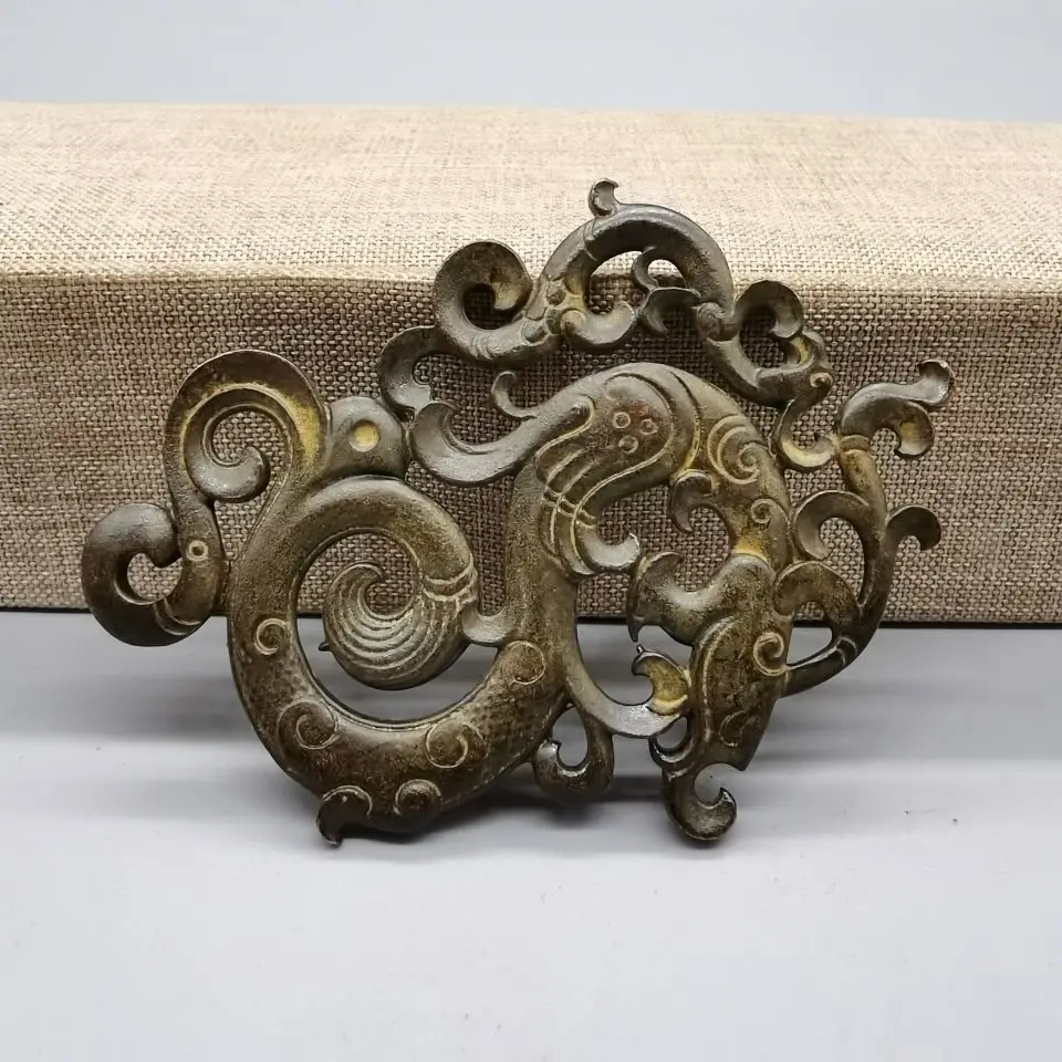 Antique old Tibetan bronze ware hollowed out antique dragon double-sided brand pendant, small ornament, good pulp