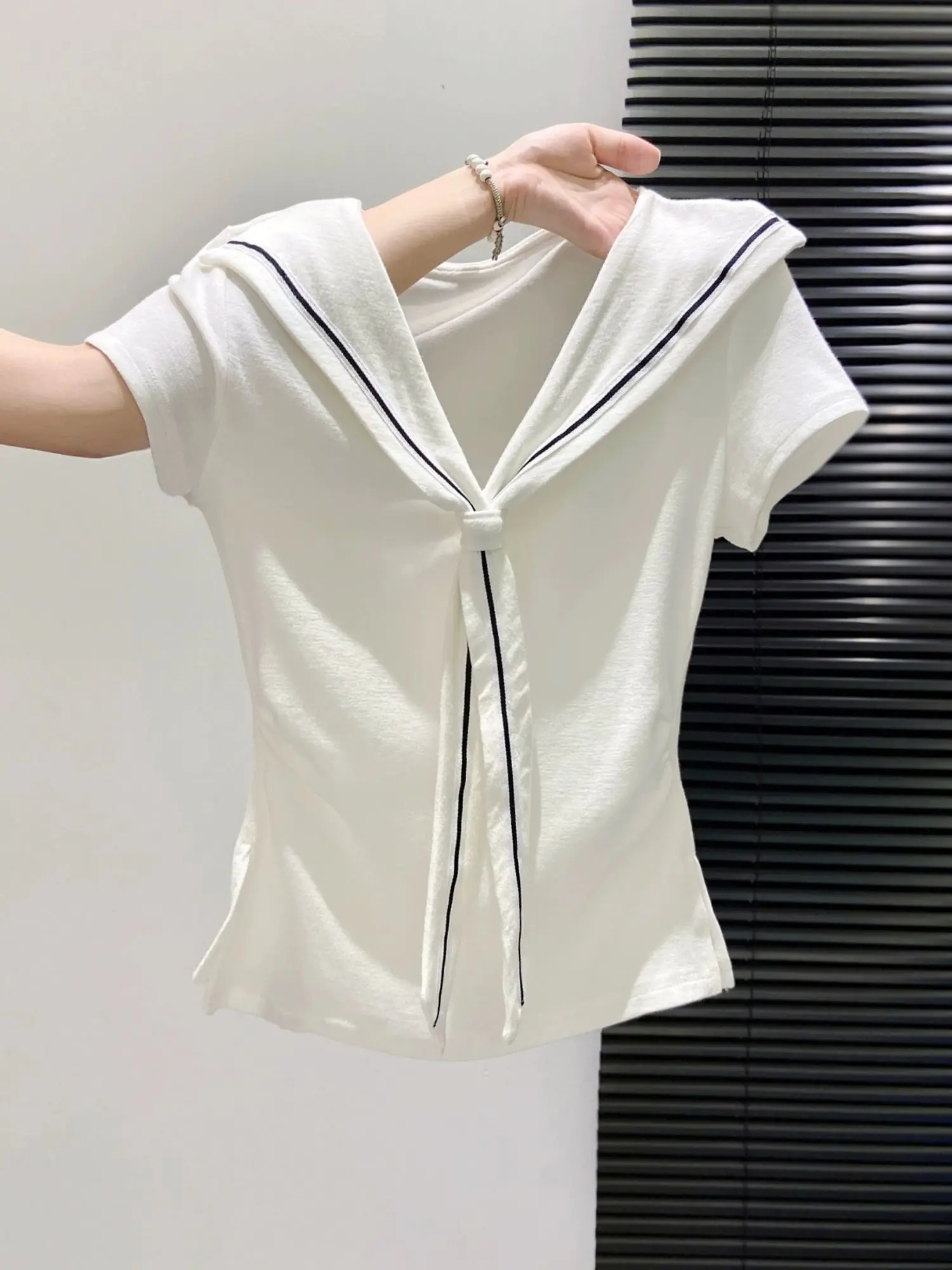

Gagarich Navy Collar White Shoulder Short Sleeved T-shirt Women Slim Fit Waist Pinching Beautiful Summer Shirt Top