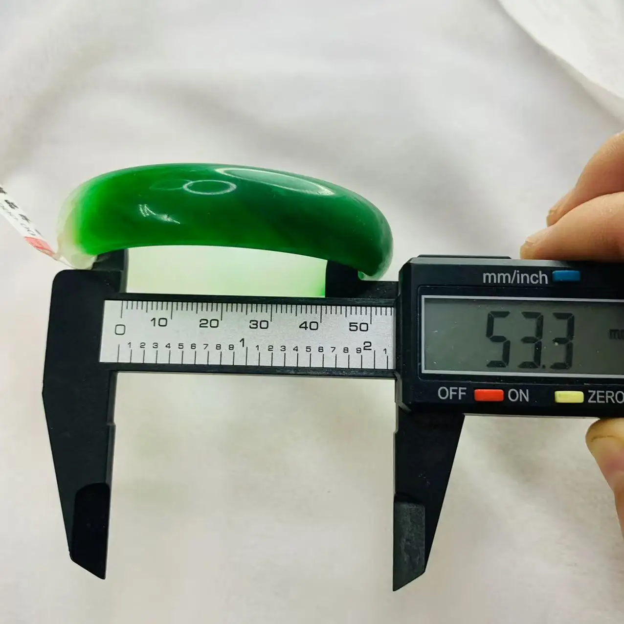 

One Object, One Picture Real Natural Green Double Color 53mm Jade Bracelet