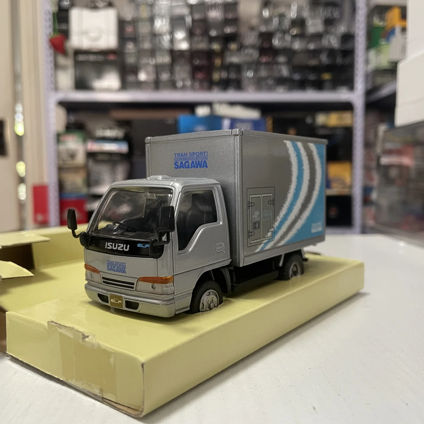 Mtech escala 1:43 liga fundida isuzu elf recipiente caminhão brinquedos carros modelo clássicos nostalgia presentes adultos lembrança exibição estática