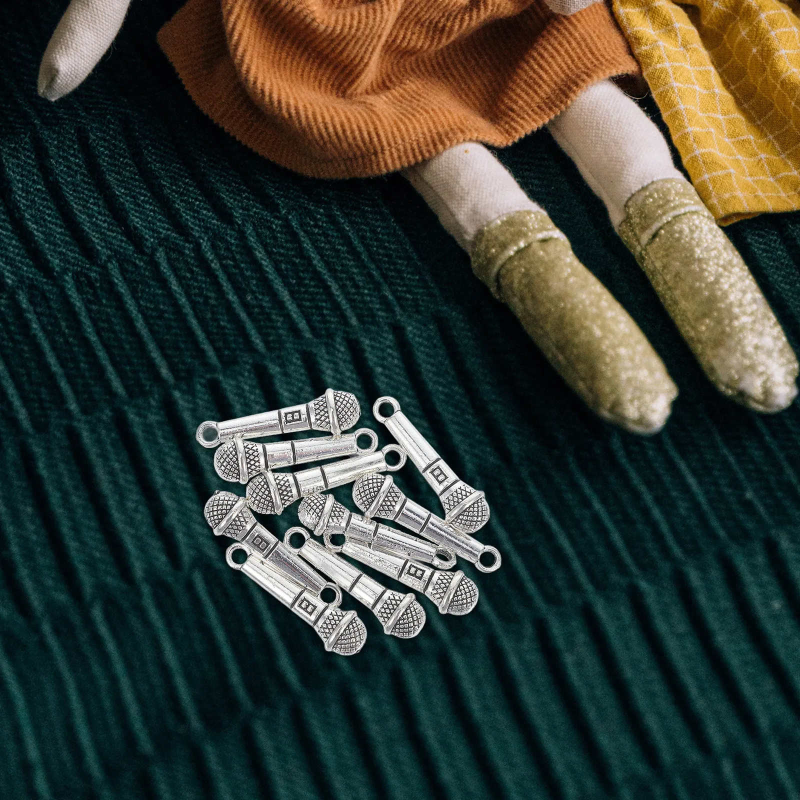 

10 миниатюрных микрофонов-украшений для кукольного домика, креативный декор для рабочего стола, миниатюрное украшение для микроландшафта